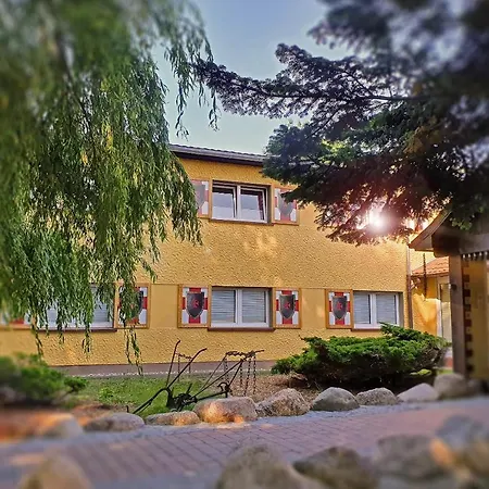 Binzhotel-ordenskapelle - Ostsee-rittergut-ruegen ホテル 3*
