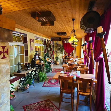 Binzhotel-ordenskapelle - Ostsee-rittergut-ruegen 3* ビンツ