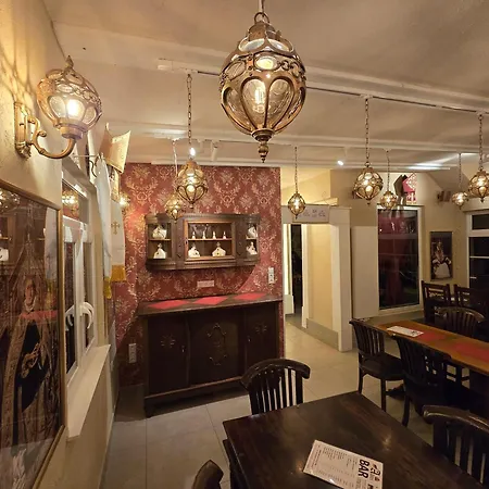 ホテル Binzhotel-ordenskapelle - Ostsee-rittergut-ruegen ビンツ