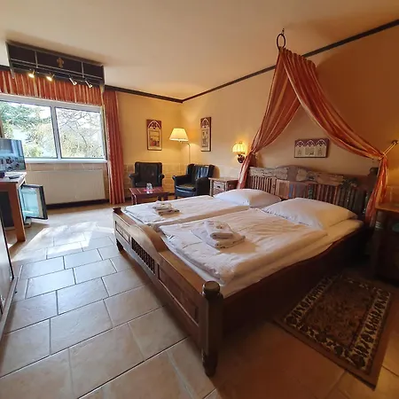 ホテル Binzhotel-ordenskapelle - Ostsee-rittergut-ruegen 3*