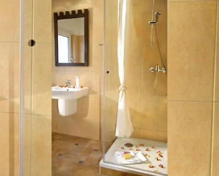 Binzhotel-ordenskapelle - Ostsee-rittergut-ruegen ホテル 3*